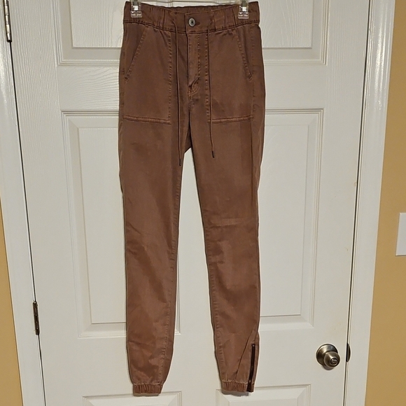 American Eagle Outfitters Pants - American Eagle Outfitters Tan Joggers NWT